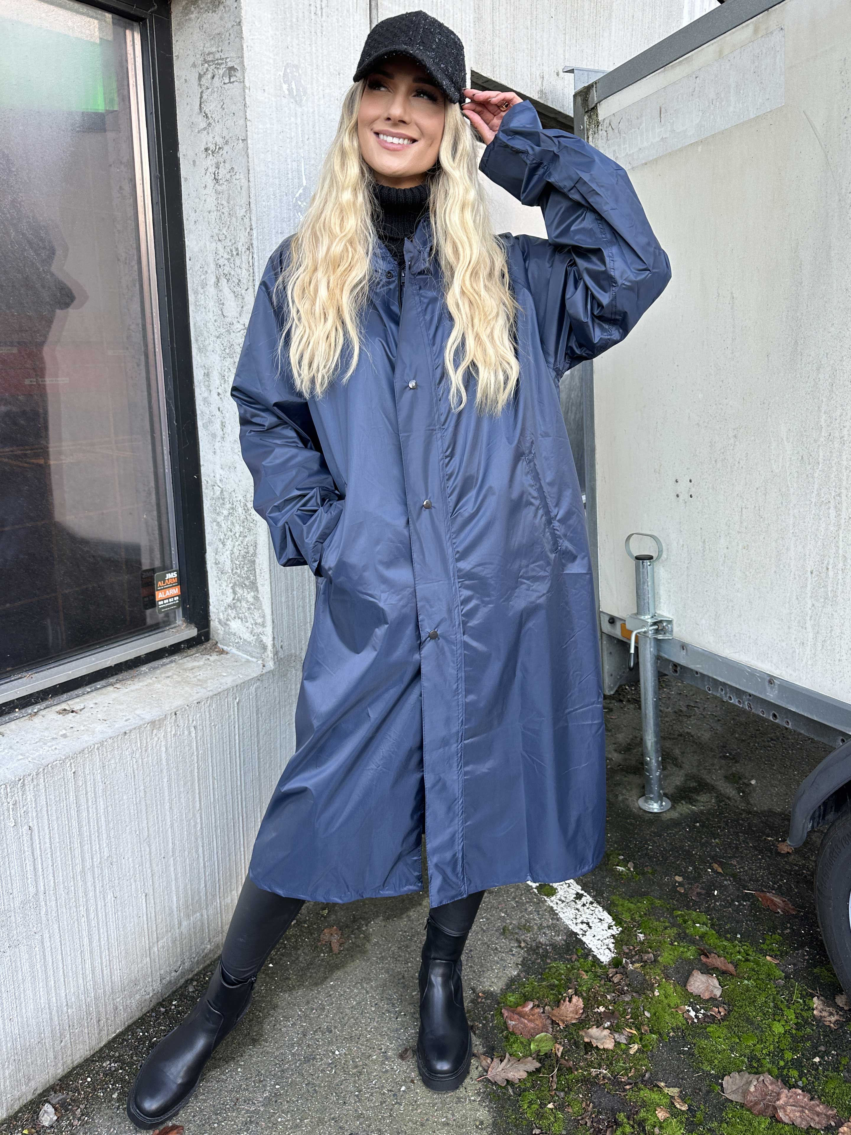 Reina - Regnjacka med huva